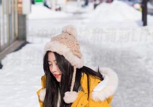 爱蜜社 – 图片中的棉袜和莉莉Lily同框，才意识到另类的清新有时也是一种小情调。