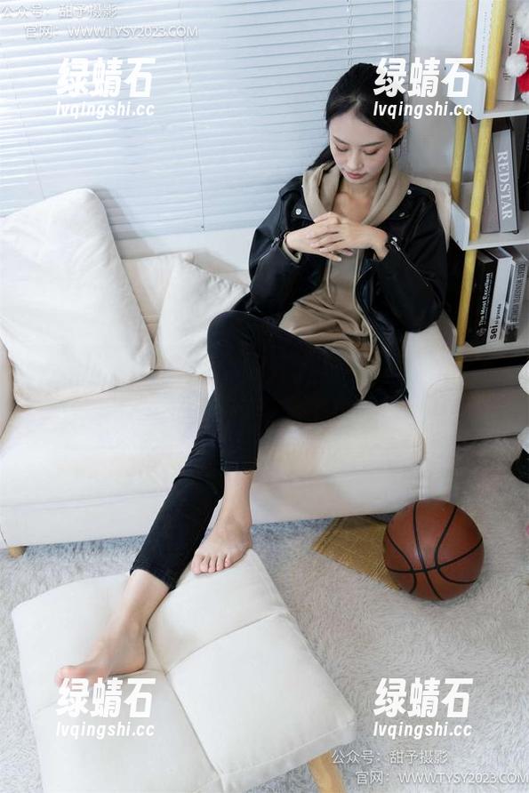 甜予摄影 - 我心中的齐齐与长白棉袜，不是为了美图，而是为了这抹氛围。
