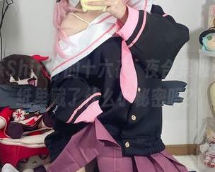 被白栎Shirly的十六夜咲夜合集吸引，壁纸里藏了什么小秘密吗？