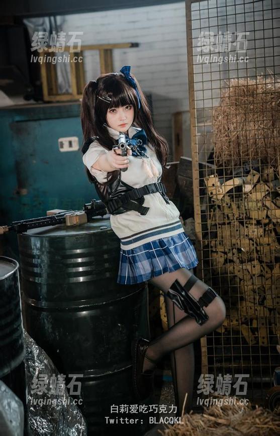 是否只有我一个人被这组图片带入白莉爱吃巧克力的霞沢美游幻境？