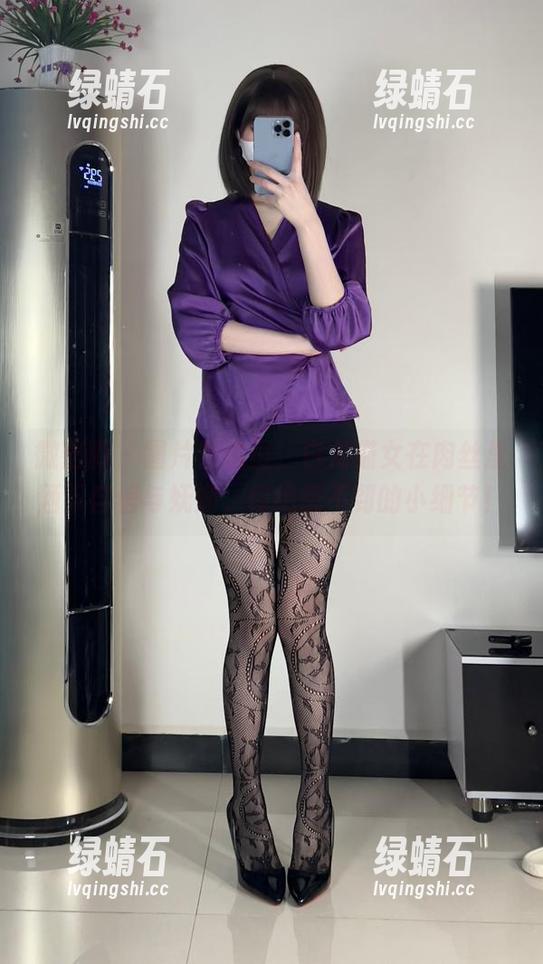 微密圈 - 图片看这里，白龙猫女在肉丝里洒下自信与妩媚，你绝想不到的小细节！
