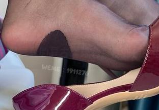 微密圈 – 写真里的复古咖啡色，白龙猫女可还行？