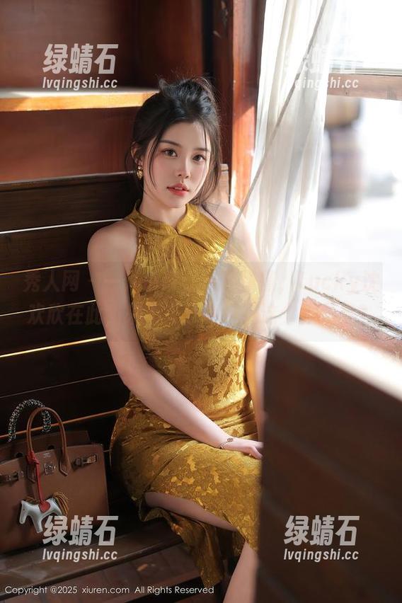 秀人网 - 一件吊带，一片风情，Lucky沈欢欣在此，来不来分享一下这个作品集？