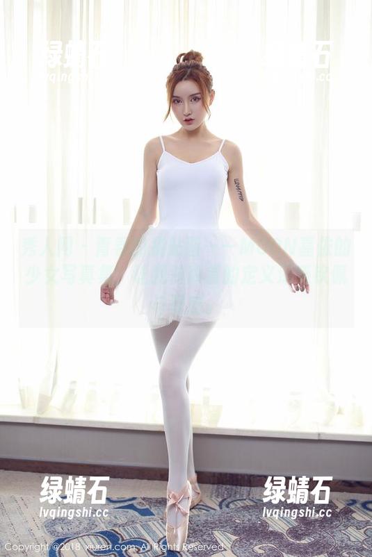 秀人网 - 青春的拼贴画——MOON嘉依的少女写真集，让我对高清的定义深感钦佩与疑惑。