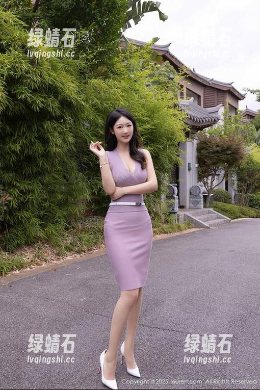 秀人网 - 周井空黑丝图片…不想再说‘福利’了，但这似乎一直都是我的信仰？