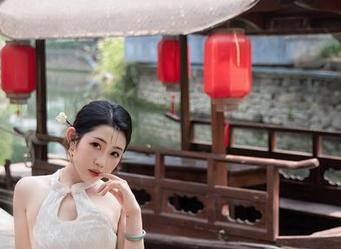 秀人网 – 朦胧丝袜与小九月：来吧，免费观看，下载后满满都是情调