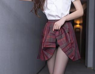 秀人网 – 天哪！美图的节奏不小心被芈琳娜的JK打乱了…