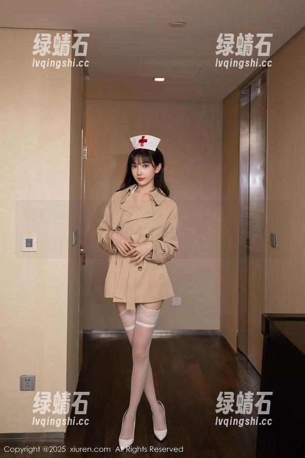 秀人网 - 关于白衬衫和魔法，谢小葱的美图合集让人眼前一亮