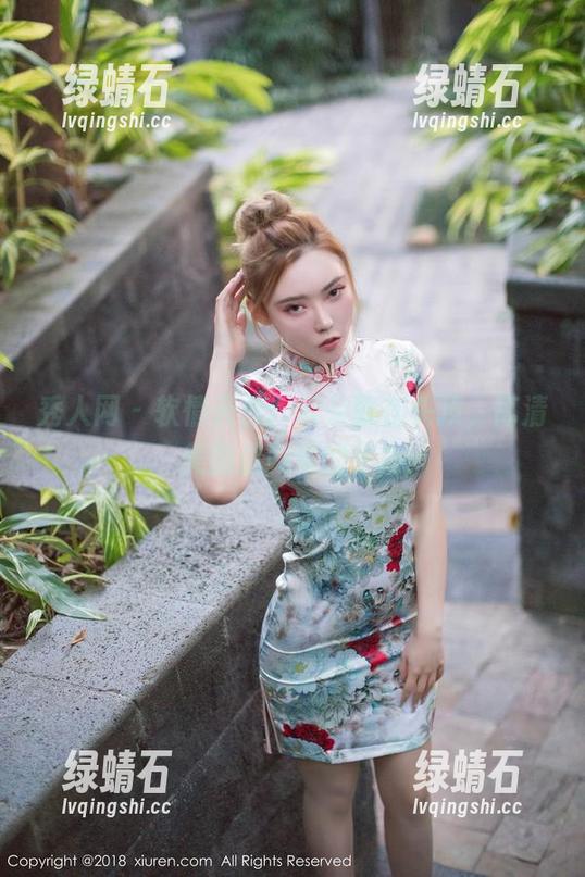 秀人网 - 软情天台：云朵就在头顶，高清美图里藏着的宁静