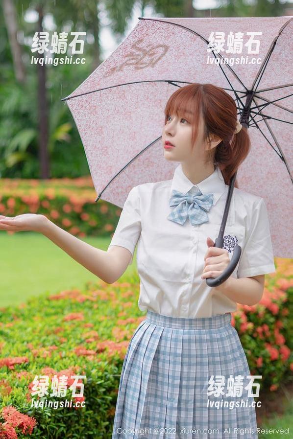 秀人网 - 看软软酱的浴缸，图包里的无圣光令人捧腹