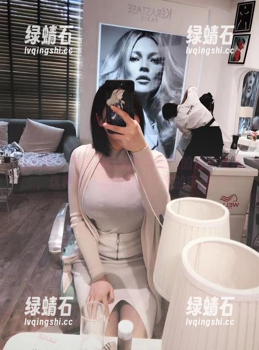 微密圈 - 在线品味紫色哒豚豚的白色写真，这种白，真的拯救了我的审美。