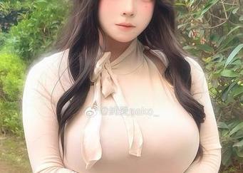 吊带+cos，纯爱neko又来搞事情，果然没有强烈的对比就没有伤害。