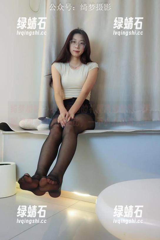 绮梦摄影 - 小艺和她的礼服高清套图，清晰度和吸引力成正比，一不小心就陷入了。