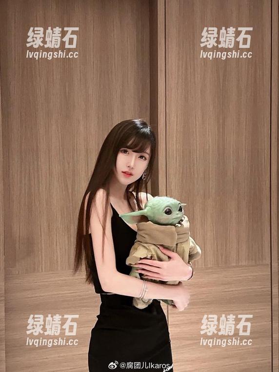 图集实在太多，腐团儿Ikaros的微博自拍照杂图，资源貌似能引起不少话题和八卦！
