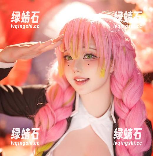 “随便”穿白衬衫的菌烨tako，cos分享别有趣味！