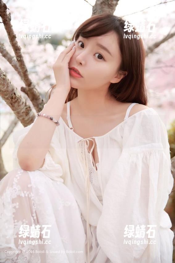 菠萝社 - 柳侑绮Sevenbaby的无圣光蕾丝：原图里那份意义不言而喻。