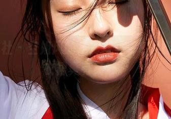 蜜桃社 – 空姐风的定制写真，E杯奶茶连衣裙真有其妙。