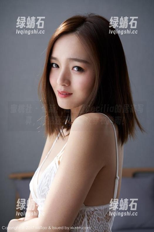 蜜桃社 - 更新！陆萱萱Cecilia的居家写真，居然还不给观众穿衣指南！