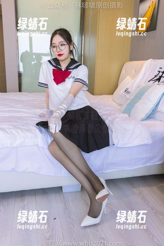 袜啵啵 - 小甜豆的帆布鞋，流淌在图库资源中的青春记忆