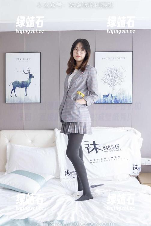 袜啵啵 - 甜甜圈真会玩：可拆卸牛仔裤的原图，直接把我的桌面变成壁纸秀！