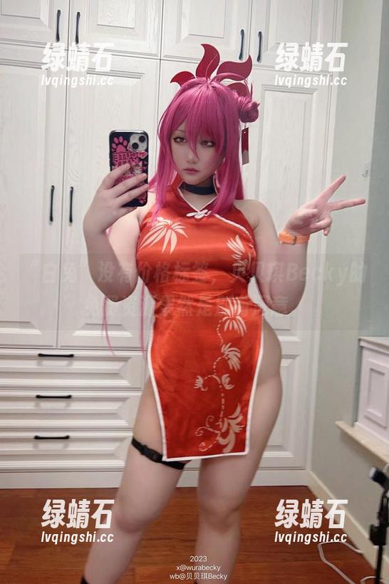贝贝琪Becky “白兔”没有价格标签,贝贝琪Becky的免费资源果然是别有深意。