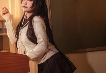 清纯写真集里的贞子蜜桃，看来下载的人心理都不那么单纯？