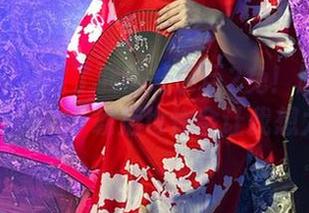微密圈 – 厉害了我的轩子巨2兔！原图中那一抹酒红色，下载后也许会让我想太多……