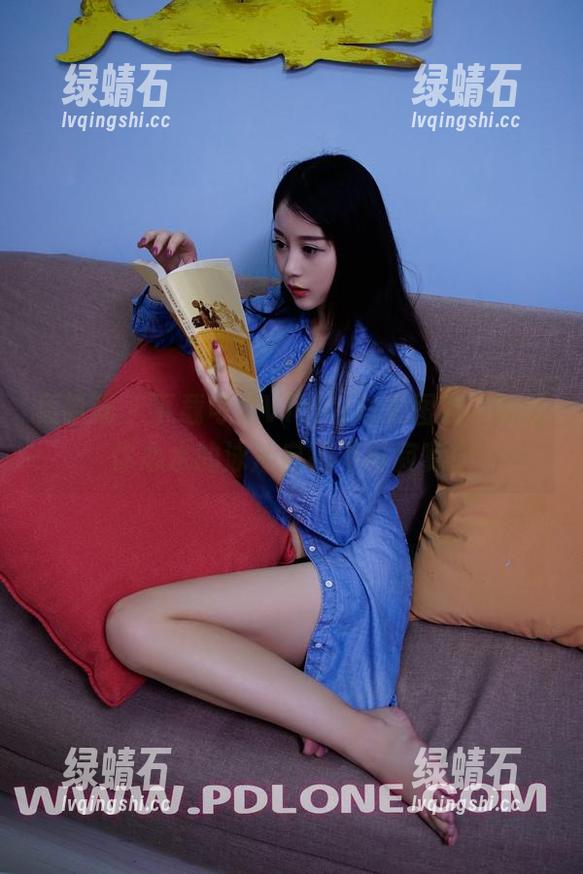 轰趴猫 - 下载可乐Vicky泳衣图包，保证你心水的泳池自拍不再寂寞！