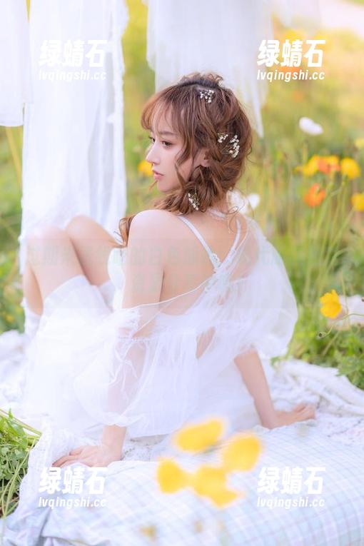 过期米线线喵的白色旗袍：现代版旗袍秀，资源分享中哦！