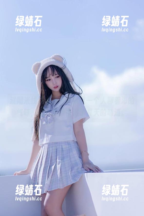 过期米线线喵海边合集，一个人聊着海的气味，照片里却塞满了夏天的味道。