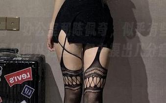 微密圈 – 办公室和陈佩奇，似乎有些不搭，好奇如何从这些图包中摸出几分意外的火花。